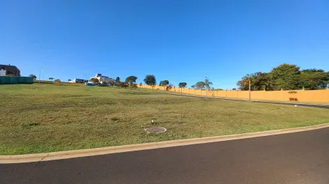 Terreno de esquina amplo no Alphaville Bauru