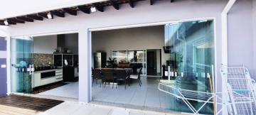 Alugar Casa / Condomínio em Piratininga. apenas R$ 1.300.000,00