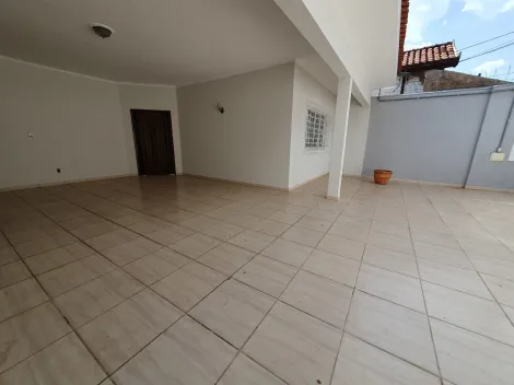 Alugar Casa / Padrão em Bauru. apenas R$ 3.600,00