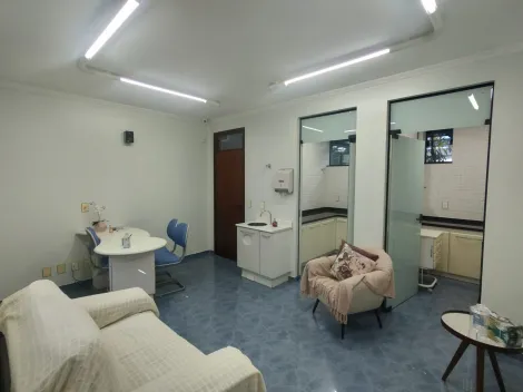 Clinica com três salas prontas para uso com excelente localização