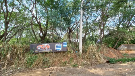 Área com 6.050m² no Jardim Marambá em Bauru