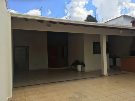 Casa Terrea, 3 quartos, 1 suíte master, Area de Lazer, e 4 vagas de garagem