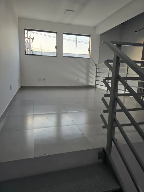 Jardim Auri Verdi - Galpão 380m²