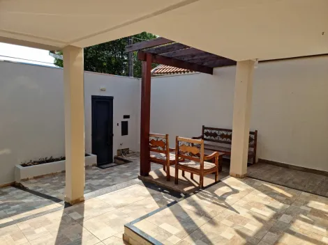 Casa pra venda 4 quartos, sendo 2 suítes, 4 vagas