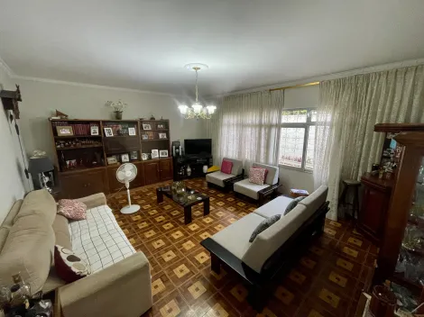 Casa Térrea, em ótima localização , próxima a Duque de Caxias.